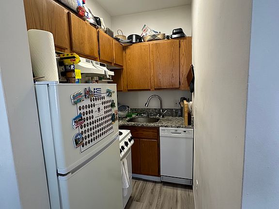3rd image of 49 Hemenway St #8
