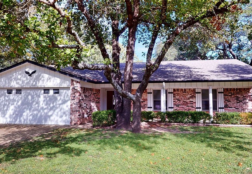 1st image of 213 Hamilton Dr