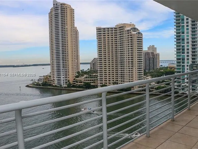 325 S Biscayne Blvd #CU-1523 — Photo 2