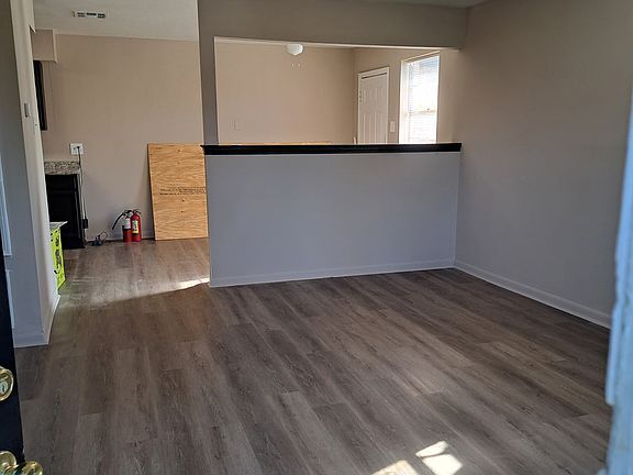 3rd image of 719 27th St