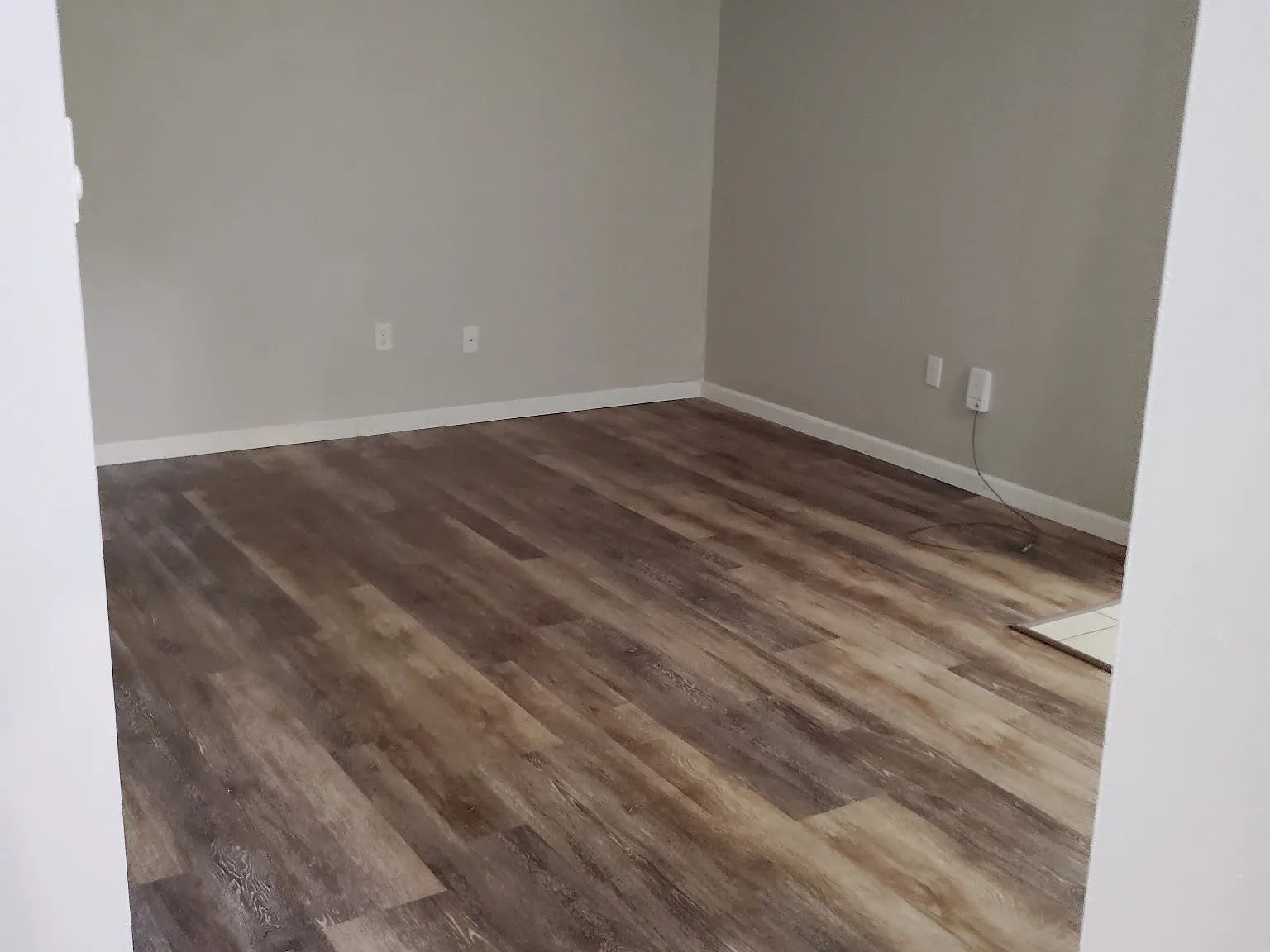 320 Fremont Ave — Photo 2