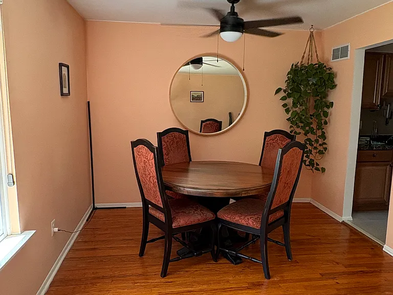 542 Terrace Ln — Photo 8