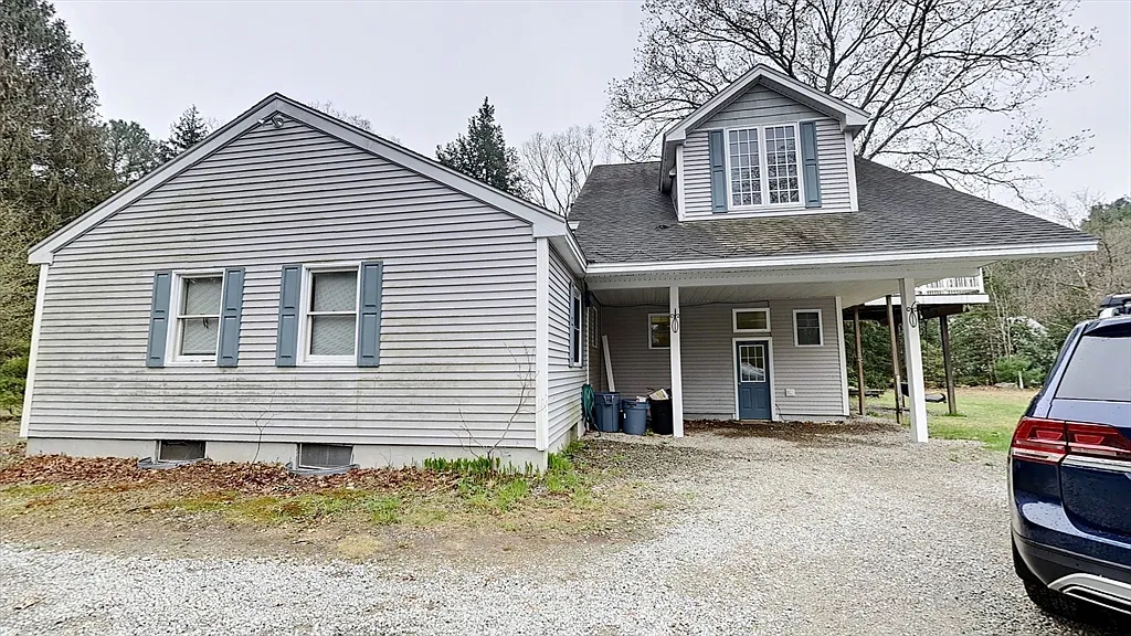 3 bed, 2.5 bath, 2442 sqft, $3,800 — Photo 2