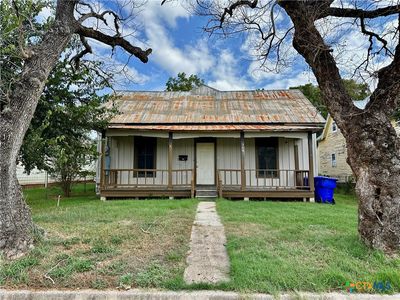 309 Hopkins St, Yoakum, TX, 77995