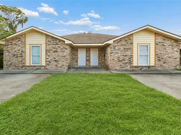 2818-20 Pakenham Dr, Chalmette, LA 70043