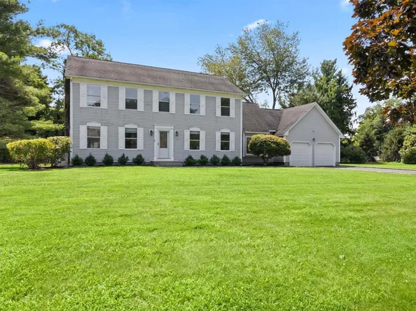 31 Buckingham Meado Road, Setauket, NY 11733