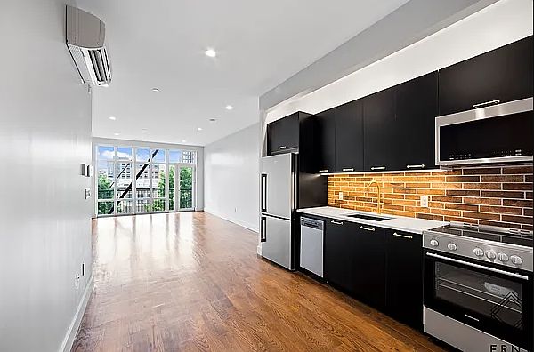 1st image of 101 Varet St #1B