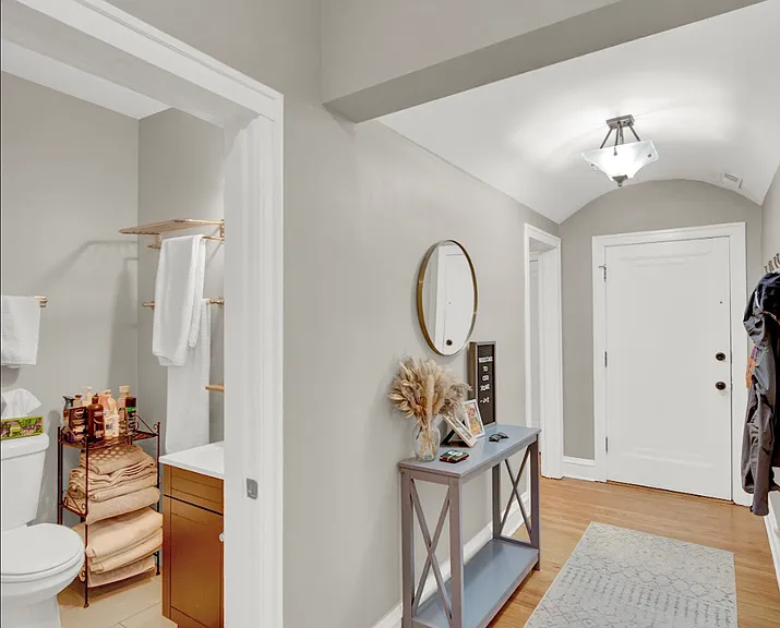 650 W Wellington Ave — Photo 35