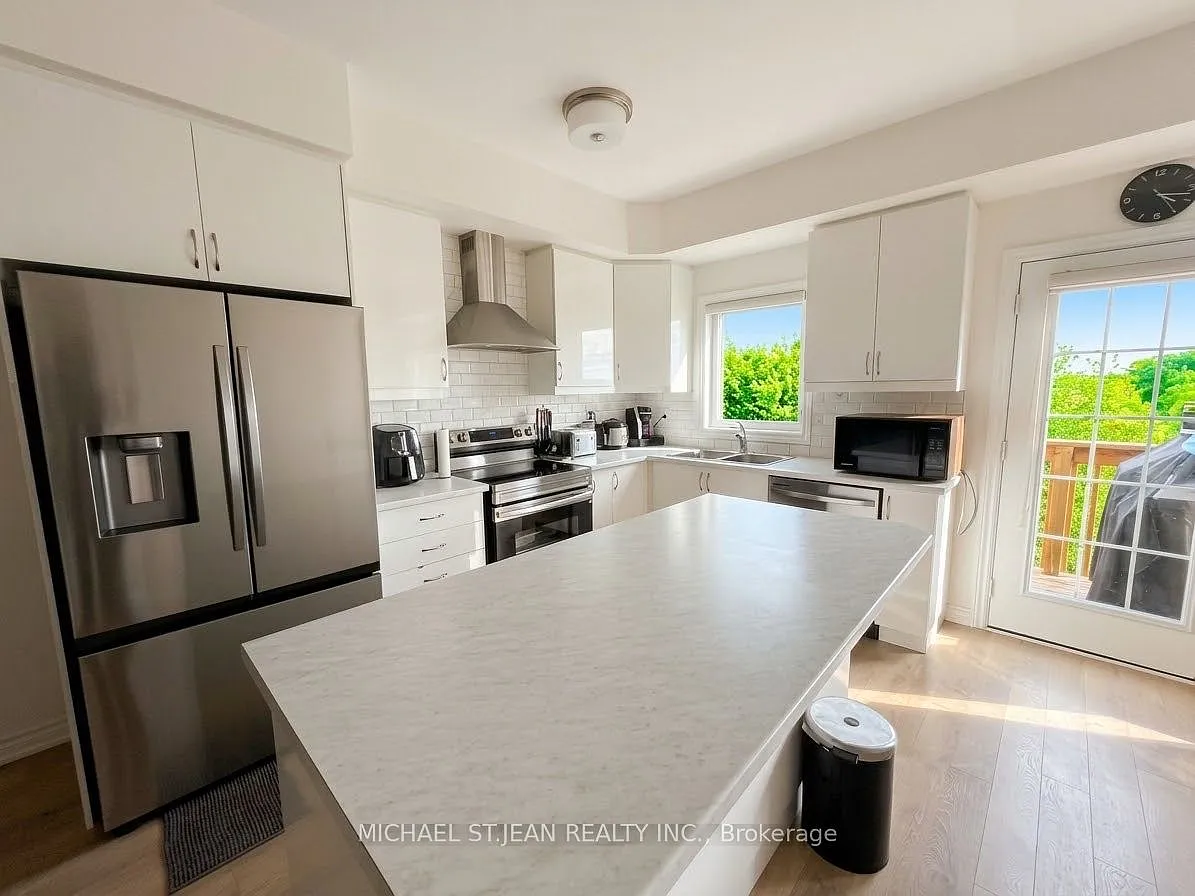 3 bed, $2,500 — Photo 4