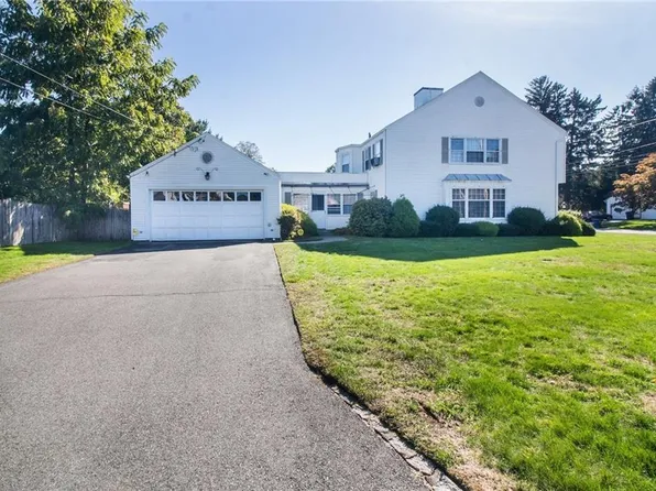 90 Sweetfern Rd, Warwick, RI 02888