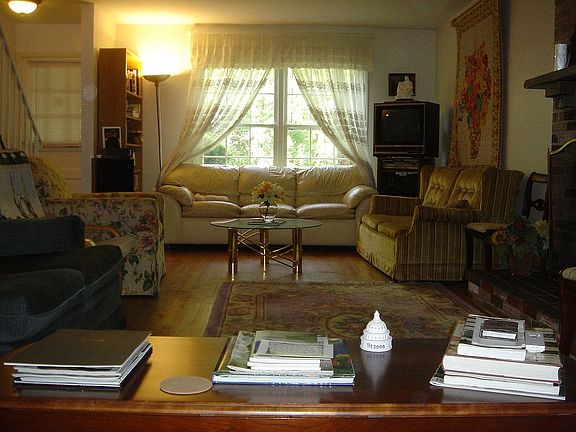 Front Room w/Fireplace