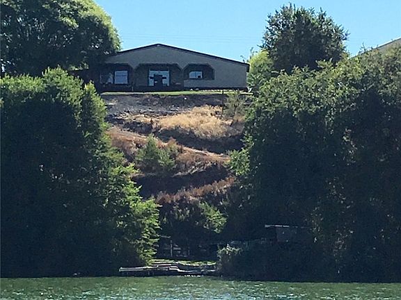 2nd image of 5076 Shorecrest Dr NE