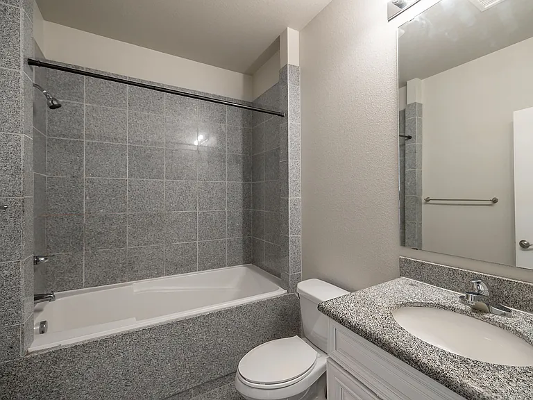 The Versailles Apartment Homes — Photo 41