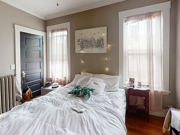 4th image of 17 Pleasant St #1