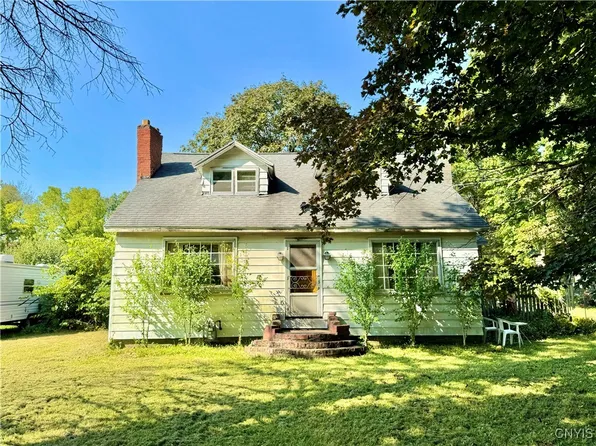 2563 W Brutus St, Weedsport, NY 13166