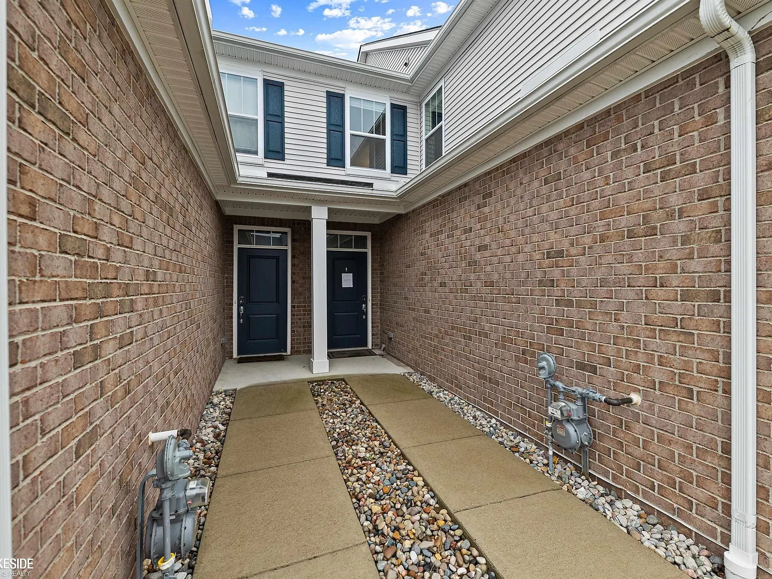 3 bed, 2.5 bath, 1777 sqft, $2,995 — Photo 3