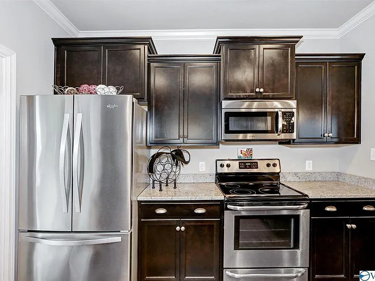 1106 Halsey Ave NE — Photo 4