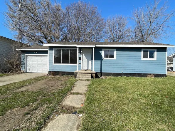 1200 Oleander Dr, Mount Morris, MI 48458