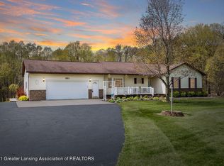 561 Creyts Rd, Dimondale, MI 48821