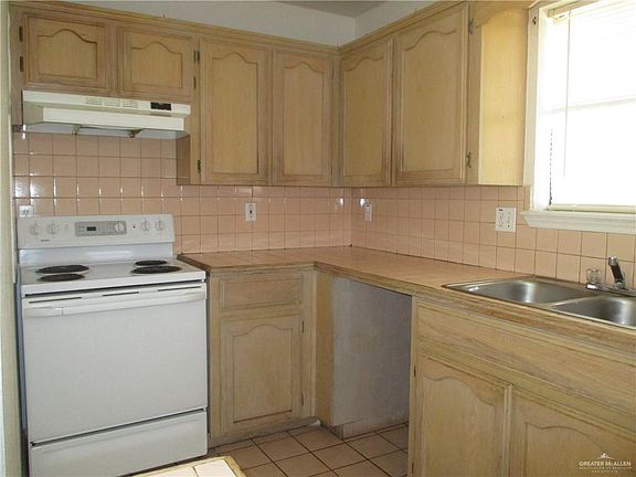 3rd image of 607 Gastel Cir