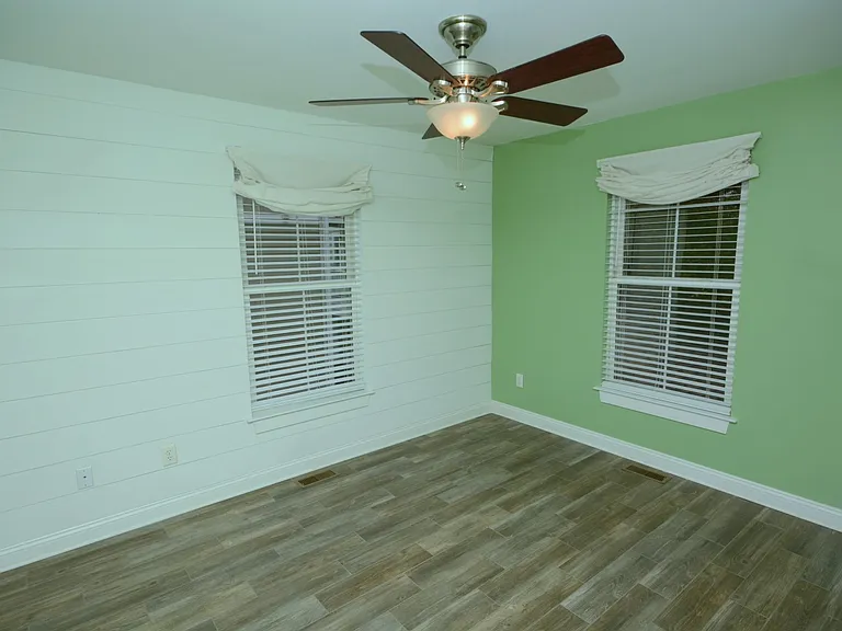 4116 Pretty Lake Ave — Photo 32