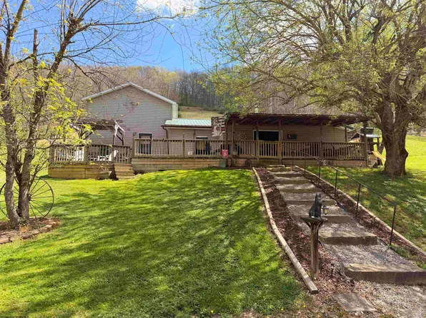 99 Benson School Dr, Jane Lew, WV 26378