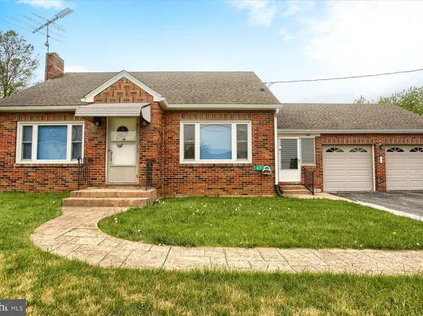 678 Littlestown Rd, Littlestown, PA 17340