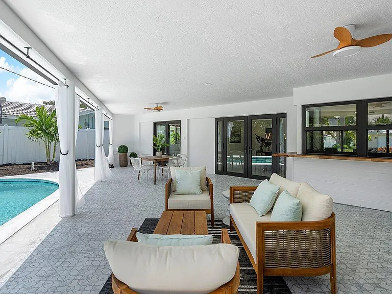 1200 SW 8th St — Photo 28