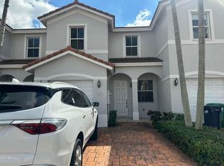 1026 NE 207th Ter TRLR 1026, Miami, FL 33179