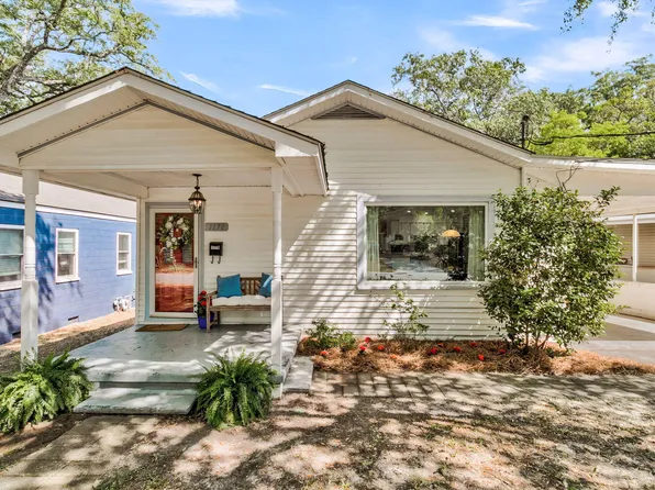 1178 Leesville St, North Charleston, SC 29405