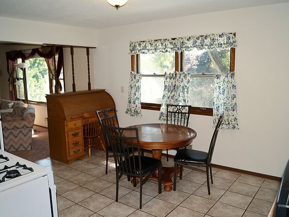 3rd image of 732 8th Ave S