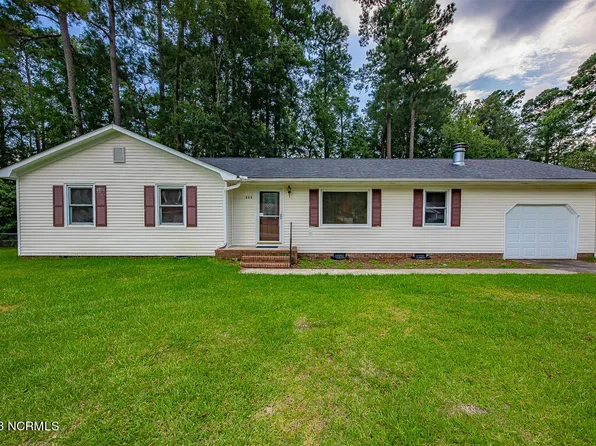 206 Cambridge Court, Havelock, NC 28532