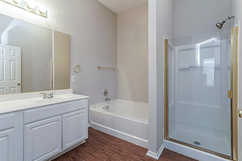 4 bed, 2131 sqft, $2,200 — Photo 3