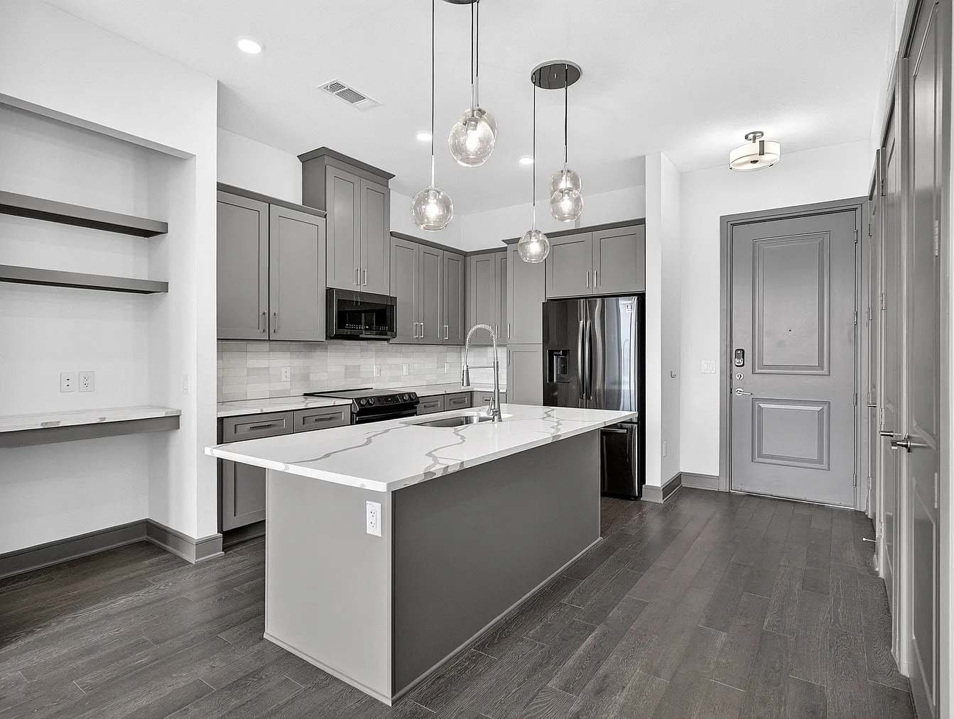 2 bed, 1174 sqft, $2,050 — Photo 2