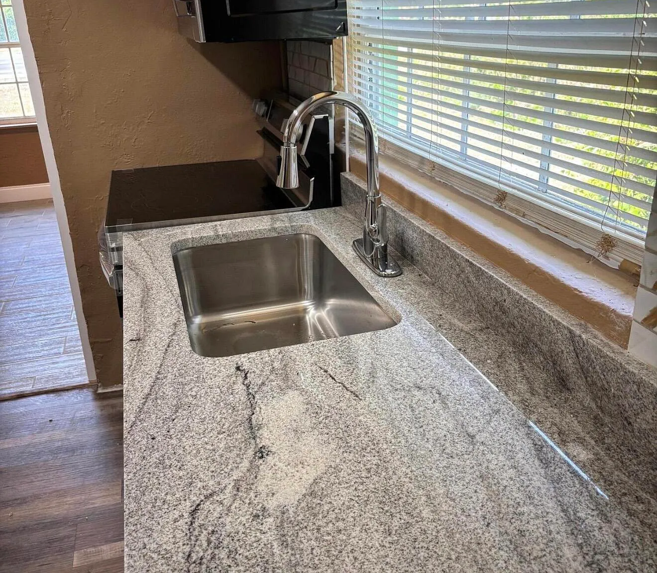 2 bed, 1.0 bath, 1011 sqft, $1,850 — Photo 4