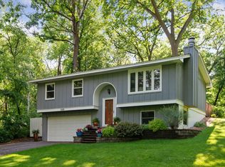 5220 Vine Hill Rd, Shorewood, MN 55331