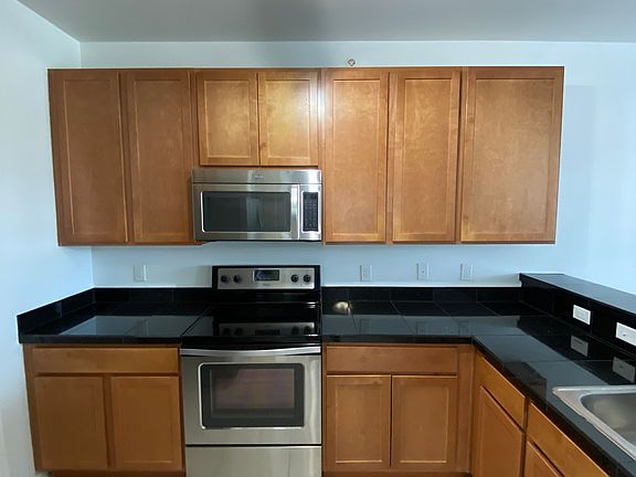 3rd image of 11570 W 70th Pl