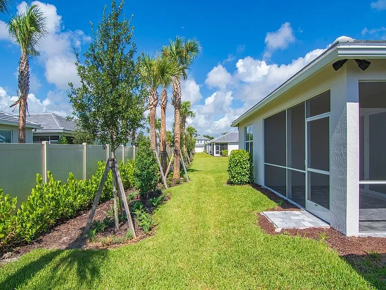 4501 Nautilus Cir — Photo 34