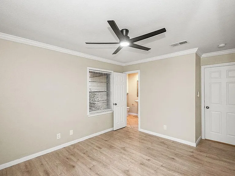 5037 W 43rd St — Photo 19
