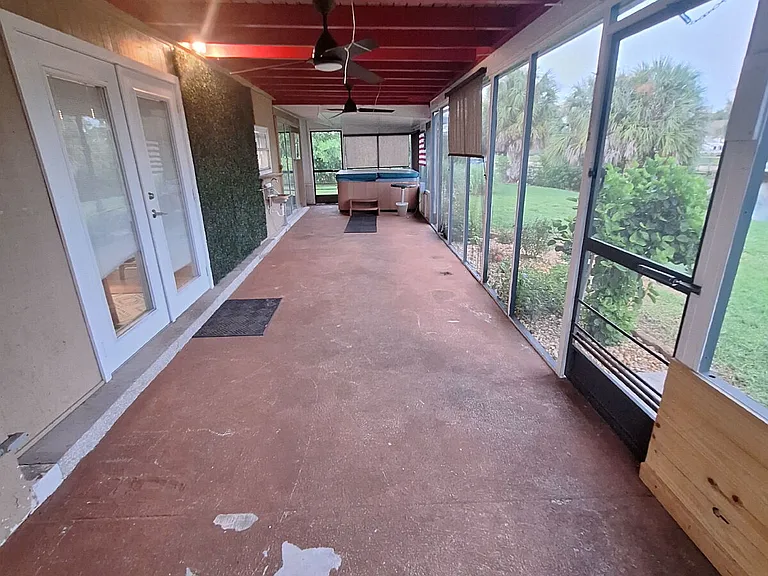 4050 Yucatan Cir — Photo 26