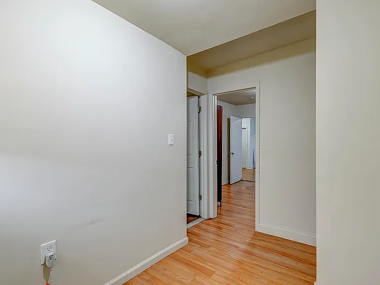 77 Wallis Ave #1F — Photo 40