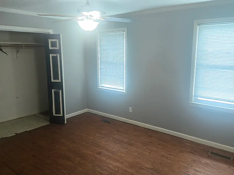 410 Shadrack St — Photo 8
