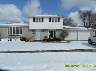 3 Bahama Ln, Cheektowaga, NY