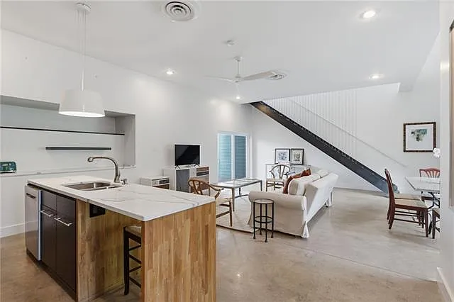 5301 Laurel St #A — Photo 2