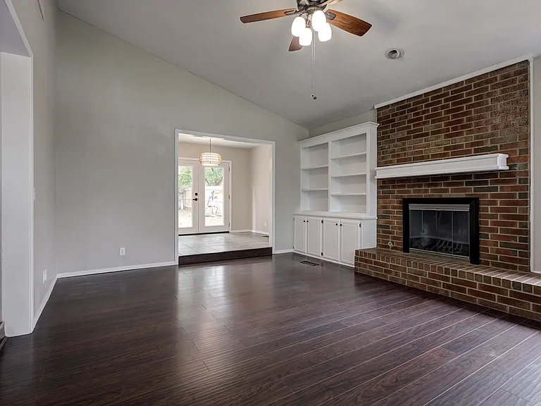 605 Springwood St — Photo 6