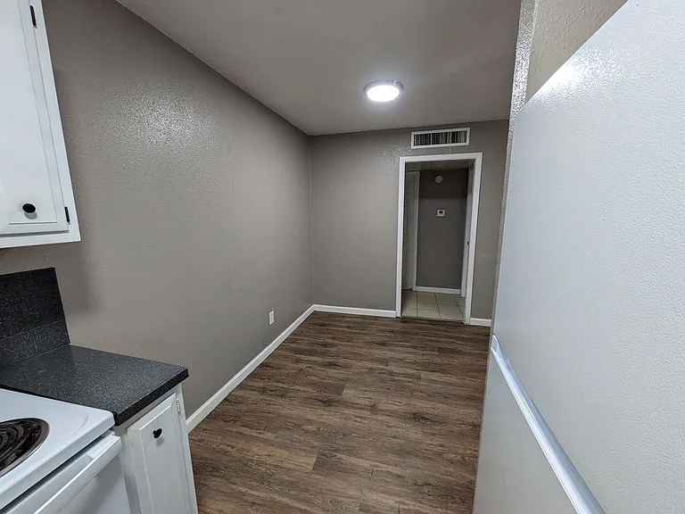 Sullivan Apartment Homes — Photo 7