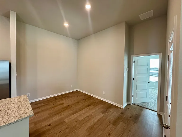 761 Staglin St #A — Photo 7