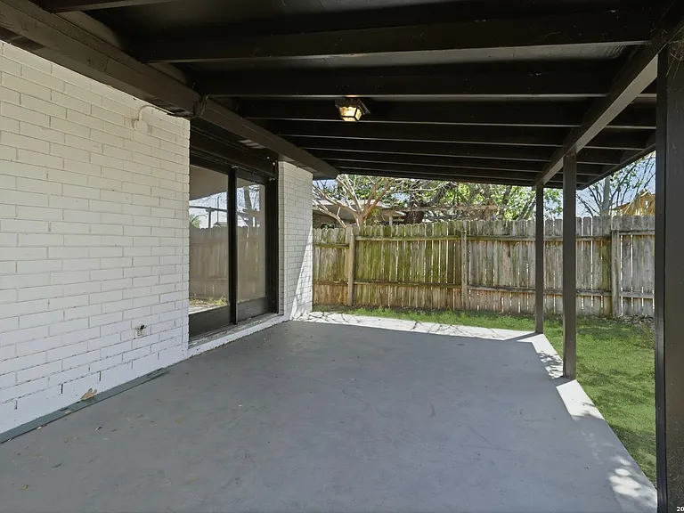 3909 Davenport — Photo 21