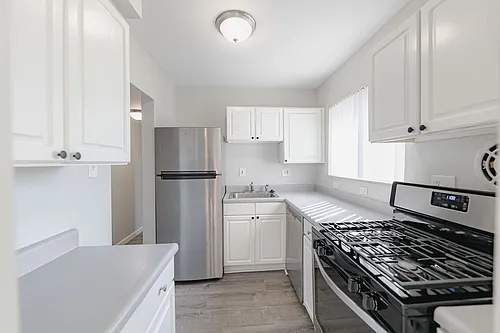 Olive Pointe Photo 1