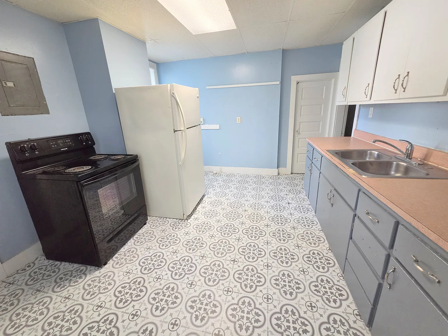 2 bed, 810 sqft, $1,000 — Photo 2